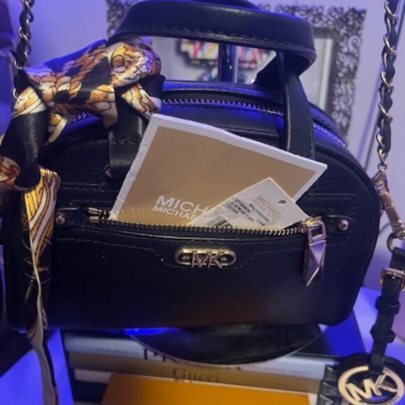 Michael Michael Kors Mini Wiiliamsburg Crossbody Excellent Condition - Picture 2 of 3